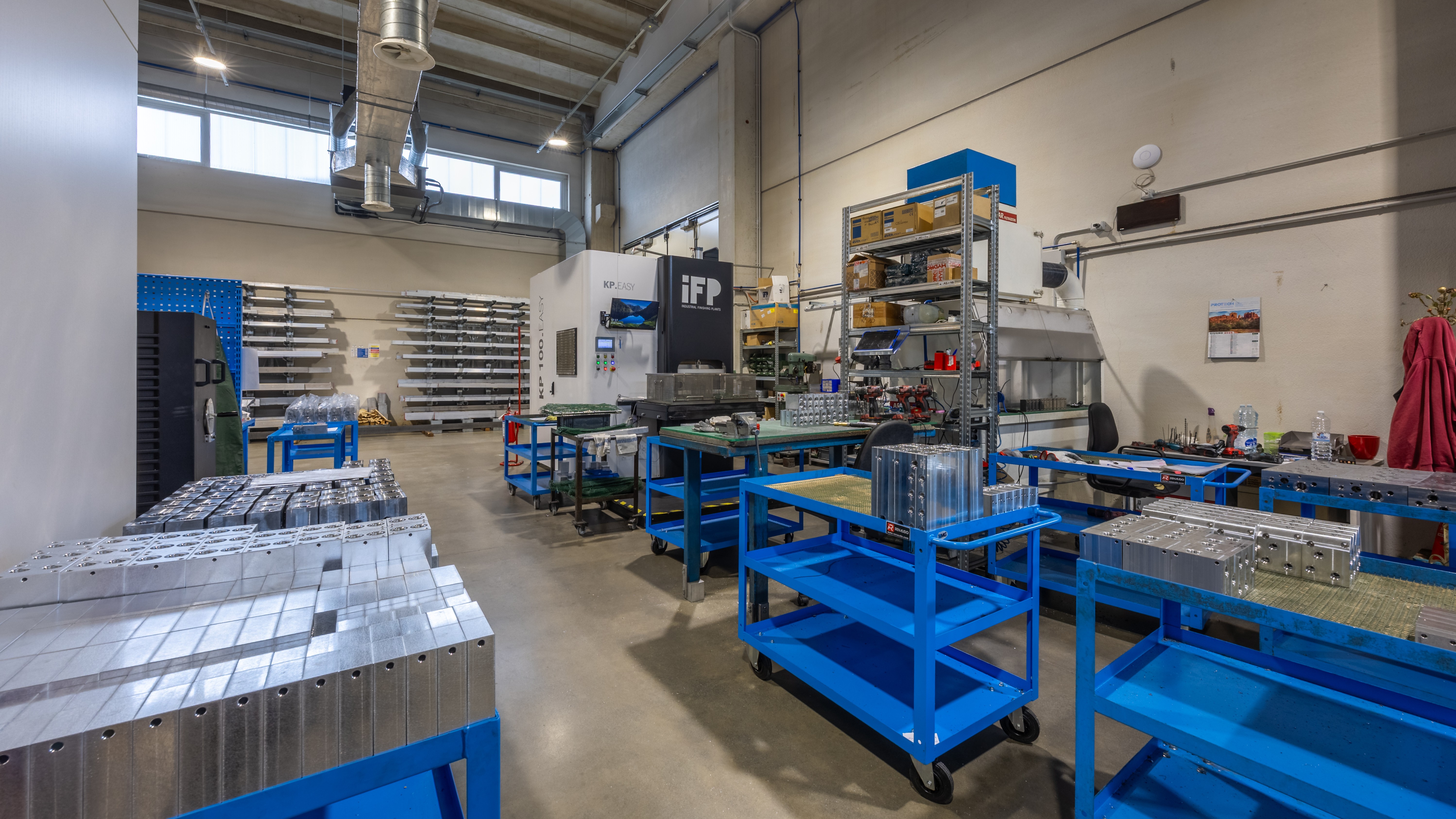 Deburring and washing department